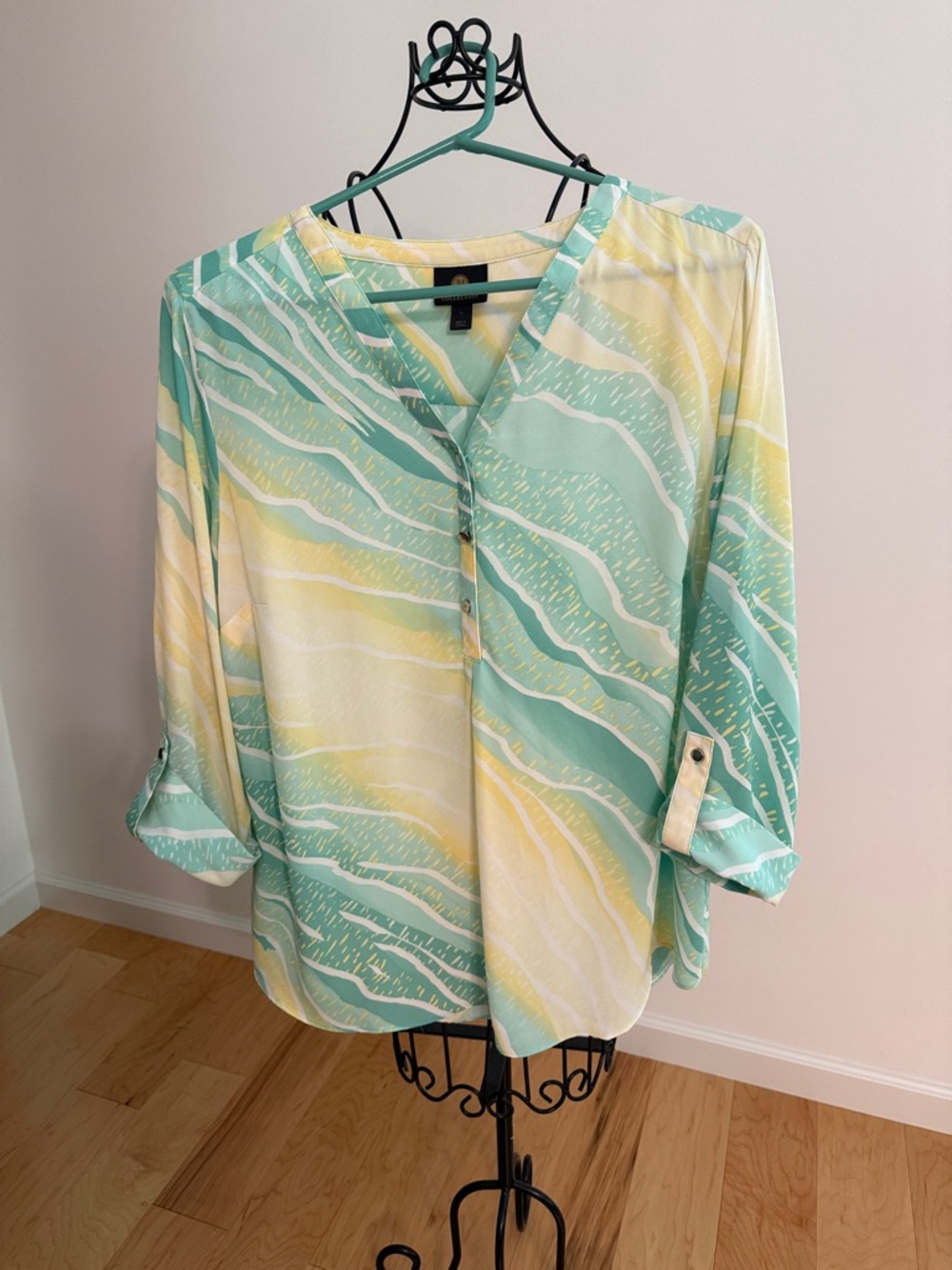 JM Collection Mint & Yellow Abstract V-Neck Blouse